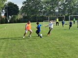 Laatste training S.K.N.W.K. JO9-1 van seizoen 2021-2022 (partijtje tegen de ouders) (30/71)